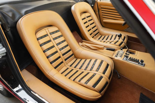 Vintage Hollywood Ferrari that featured in A Star is Born heads under the hammer at estimated £1.9m Story from Jam Press (Hollywood Ferrari Sale) Pictured: The 1971 Ferrari 365 GTB 4 Daytona Spider by Scaglietti. Vintage Hollywood Ferrari that featured in A Star is Born heads under the hammer at estimated £1.9m A vintage Hollywood Ferrari that featured in ‘A Star is Born’ heads under the hammer at an estimated £1.9m. This breathtaking 1971 Ferrari 365 GTB 4 Daytona Spider by Scaglietti presents a unique chance at owning a part of silver screen history. The motor is believed to have appeared in both A Star Is Born, featuring Kris Kristofferson and Barbra Streisand, and The Gumball in 1976. The 55-year-old ride was formerly owned by  Copyright: xJamxPress CourtesyxofxRMxSotheby s