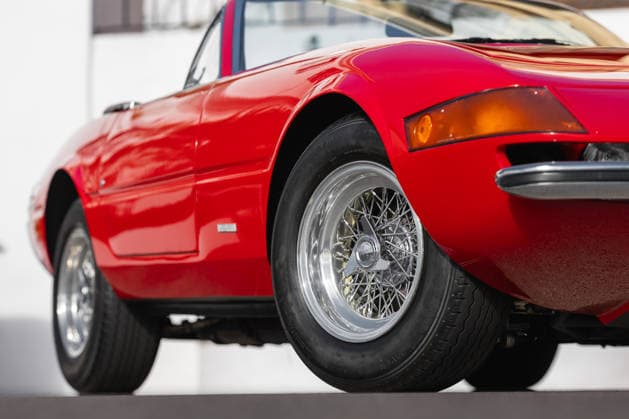 Vintage Hollywood Ferrari that featured in A Star is Born heads under the hammer at estimated £1.9m Story from Jam Press (Hollywood Ferrari Sale) Pictured: The 1971 Ferrari 365 GTB 4 Daytona Spider by Scaglietti. Vintage Hollywood Ferrari that featured in A Star is Born heads under the hammer at estimated £1.9m A vintage Hollywood Ferrari that featured in ‘A Star is Born’ heads under the hammer at an estimated £1.9m. This breathtaking 1971 Ferrari 365 GTB 4 Daytona Spider by Scaglietti presents a unique chance at owning a part of silver screen history. The motor is believed to have appeared in both A Star Is Born, featuring Kris Kristofferson and Barbra Streisand, and The Gumball in 1976. The 55-year-old ride was formerly owned by  Copyright: xJamxPress CourtesyxofxRMxSotheby s