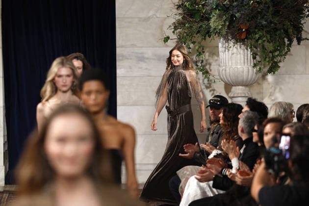 Gigi Hadid Ralph Lauren Fashion Show Ready to Wear Fall Winter 2026 2027 Collection during New York Fashion Week NYFW , February 10, 2026 Ralph Lauren Fashion Show Ready to Wear Fall Winter 2026 2027 Collection during New York Fashion Week NYFW , February 10, 2026 New Yotk Etats Unis  Copyright: xAgencex xBestimagexAgencex xBestimagex