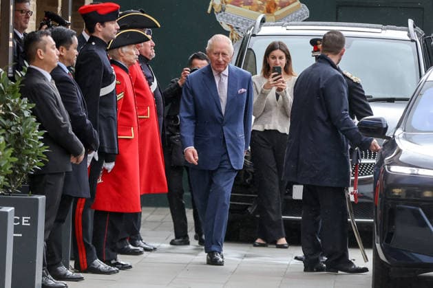 February 11, 2026, London, London, UK: London, UK. King Charles III meets Chelsea Pensioners outside the Garrison Chapel in central London after visiting a new Turquoise Mountain exhibition marking the charitys 20th anniversary. The Ã’Craftsmanship and Community: 20 Years of Turquoise MountainO exhibition opens to the public on 12 February. London UK  - ZUMAl94_ 20260211_zaf_l94_041 Copyright: xDinendraxHariax