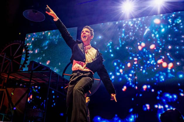February 11, 2026, Manchester, United Kingdom: Mika (MICHAEL HOLBROOK PENNIMAN JR) performs on stage at the AO Arena, Manchester, UK, during his Spinning Out tour, delivering a flamboyant, high-energy set to a packed arena crowd. Manchester United Kingdom  - ZUMAp211 20260211_aap_p211_018 Copyright: xAndyxVonxPipx