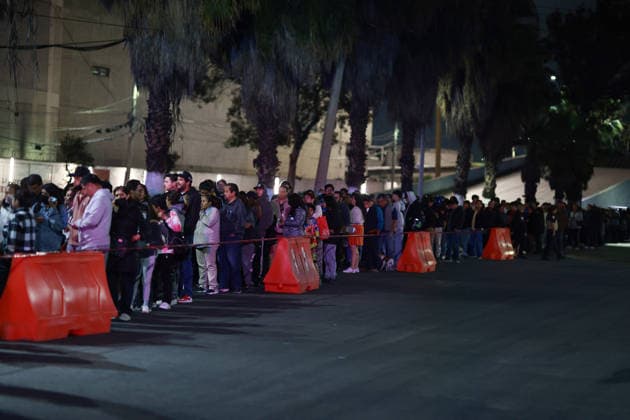 Mexico City launches measles vaccination campaign amid national outbreak MEXICO CITY, MEXICO - FEBRUARY 11: People wait in line to receive measles vaccine doses during a mass vaccination campaign, at Central de Abasto wholesale market, in Mexico City, Mexico on February 11, 2026. Mexico City launched an intensified measles vaccination campaign with fixed and mobile vaccination sites across the city as Mexico faces a major national outbreak that has surpassed 9,000 confirmed cases and left at least 28 people dead, amid a regional epidemiological alert issued by the Pan American Health Organization (PAHO). Daniel Cardenas Anadolu Mexico City Mexico. Editorial use only. Please get in touch for any other usage.  Copyright: x2026xAnadoluxDanielxCardenasx