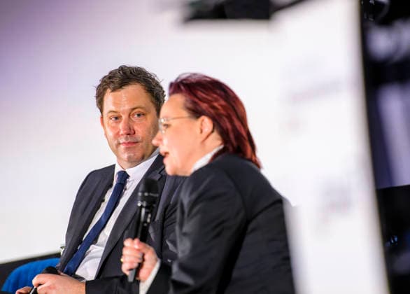 Lars Klingbeil Michelle Müntefering EUR, Germany, Berlin 12 02 2026 Federal Minister of Finance and Vice-Chancellor Lars Klingbeil SPD in conversation with Michelle Münteferi