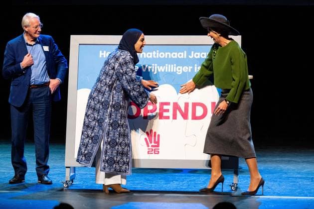 Queen Máxima Opens the International Year of the Volunteer - Utrecht Stadsschouwburg (City Theatre) Queen Máxima will open the International Year of Volunteers at the Stadsschouwburg in Utrecht. The year focuses on the power of doing and is an ode to everyone who dedicates themselves to helping others. The VrijwilligerswerkNL association is organizing the event. State Secretary for Long-Term and Social Care, Nicki Pouw-Verweij, will be present at the opening. Utrecht Netherlands  Copyright: xBrunoxPress ABACAx