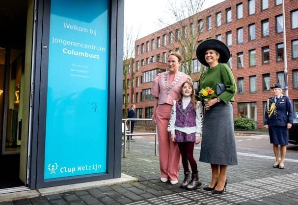 PURMEREND - Queen Maxima arrives at the Columbuzz youth center. Maxima is visiting the North Holland town to learn more about how residents are committed to improving their living environment. REMKO DE WAAL ANP netherlands out - belgium out  Copyright: xx x550463264x originalFilename: 550463264.jpg