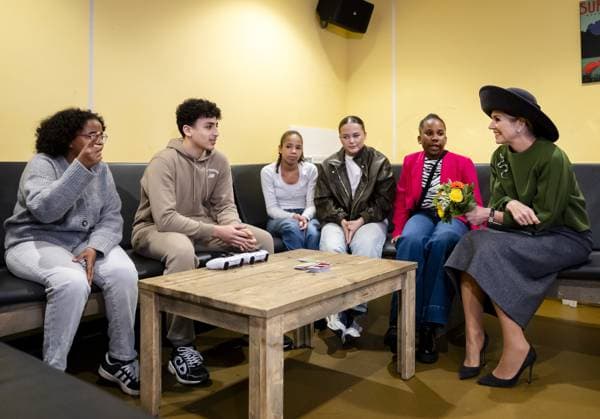 PURMEREND - Queen Maxima speaks with young people and youth workers at the Columbuzz youth center. Maxima is visiting the North Holland town to learn more about how residents are committed to improving their living environment. REMKO DE WAAL ANP netherlands out - belgium out  Copyright: xx x550463270x originalFilename: 550463270.jpg