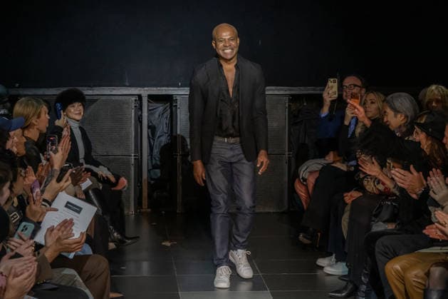 Frederick Anderson - Runway - February 2026 New York Fashion Week (NEW) Frederick Anderson - Runway - February 2026 New York Fashion Week. February 11, 2026, New York, New York, USA: Designer Frederick Anderson walks the runway finale at the Frederick Anderson fashion show during New York Fashion Week at Nebula on February 11, 2026 in New York City. (Credit: M10s TheNews2) (Foto: M10s Thenews2 imago images) Frederick Anderson - Runway - February 2026 New York Fashion Week  Copyright: xRonxAdarx
