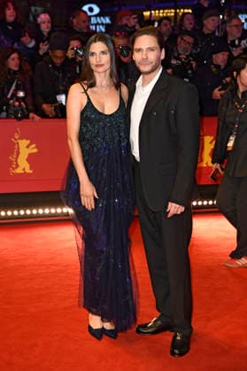 Daniel Brühl with wife Felicitas Rombold at the festival opening with the premiere of the feature film No Good Men at the Berlinale 2026 76 Berlin International Film Festival in the Berlinale Palast Berlin, 12 02 2026 Foto:xC.xNiehausx xFuturexImagex opening_6205