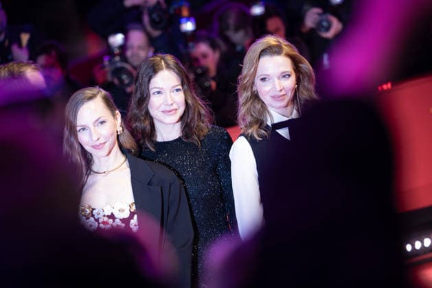 Opening 76 Berlinale The Alternative View Katharina Schüttler, Hannah Herzsprung, Karoline Herfurth Opening of the 76th Berlinale with the Afghan film No Good Men at the Berlinale Palast in Berlin Copyright: xEventpressx