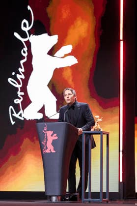 Sean Baker at the presentation of the Honorary Golden Bear for Lifetime Achievement during the Opening Ceremony of the Berlinale 2026 76 Berlin International Film Festival at the Berlinale Palast Berlin, 12 02 2026 Foto:xJ.xEdwardsx xFuturexImagex ehrenbaer_6213