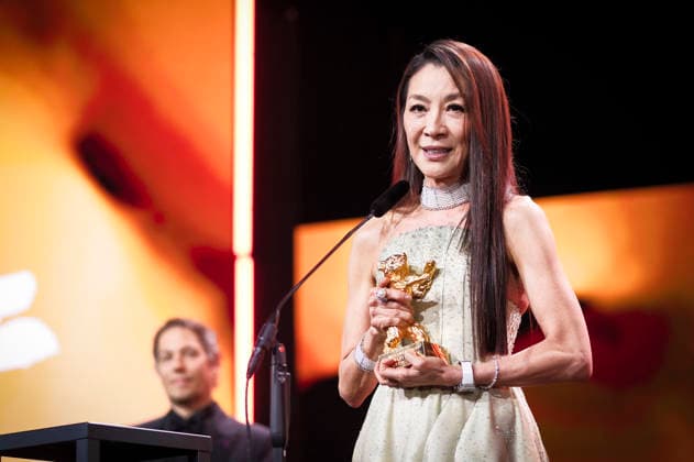 Michelle Yeoh at the presentation of the Honorary Golden Bear for Lifetime Achievement during the Opening Ceremony of the Berlinale 2026 76 Berlin International Film Festival at the Berlinale Palast Berlin, 12 02 2026 Foto:xJ.xEdwardsx xFuturexImagex ehrenbaer_6224