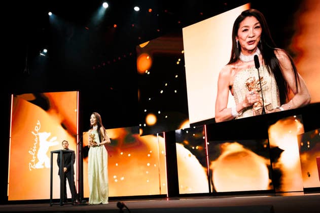Sean Baker and Michelle Yeoh at the presentation of the Honorary Golden Bear for Lifetime Achievement during the Opening Ceremony of the Berlinale 2026 76 Berlin International Film Festival at the Berlinale Palast Berlin, 12 02 2026 Foto:xJ.xEdwardsx xFuturexImagex ehrenbaer_6226