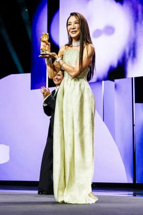 Michelle Yeoh at the presentation of the Honorary Golden Bear for Lifetime Achievement during the Opening Ceremony of the Berlinale 2026 76 Berlin International Film Festival at the Berlinale Palast Berlin, 12 02 2026 Foto:xJ.xEdwardsx xFuturexImagex ehrenbaer_6228