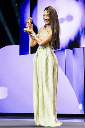 Michelle Yeoh at the presentation of the Honorary Golden Bear for Lifetime Achievement during the Opening Ceremony of the Berlinale 2026 76 Berlin International Film Festival at the Berlinale Palast Berlin, 12 02 2026 Foto:xJ.xEdwardsx xFuturexImagex ehrenbaer_6230