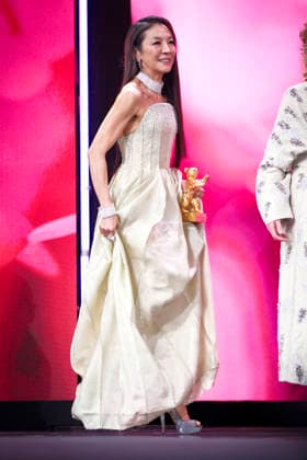 Michelle Yeoh at the presentation of the Honorary Golden Bear for Lifetime Achievement during the Opening Ceremony of the Berlinale 2026 76 Berlin International Film Festival at the Berlinale Palast Berlin, 12 02 2026 Foto:xJ.xEdwardsx xFuturexImagex ehrenbaer_6232