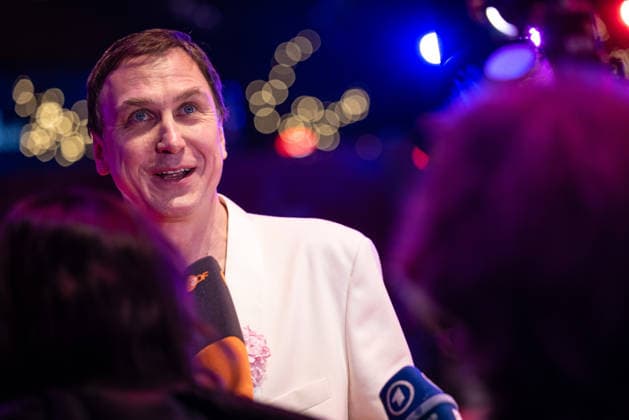 Opening 76 Berlinale The alternative view Lars Eidinger in an interview Opening of the 76th Berlinale with the Afghan film No Good Men at the Berlinale Palast in Berlin Copyright: xEventpressx