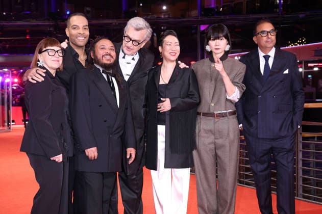 Ewa Puszczynska, Reinaldo Marcus Green, Min Bahadur Bham, Wim Wenders, Hikari, Bae Doona and Shivendra Singh Dungarpur at the festival opening with the premiere of the feature film No Good Men at the Berlinale 2026 76 Berlin International Film Festival in the Berlinale Palast Berlin, 12 02 2026 Foto:xD.xBedrosianx xFuturexImagex opening_6443