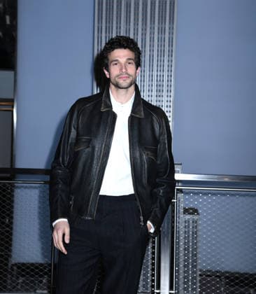 February 12, 2026, New York, Ny, United States: Paul Anthony Kelly visits the Empire State Building to celebrate the premiere of FXs Love Story: John F. Kennedy Jr. & Carolyn Bessette. Held at Empire State Building in New York. Zuma Press February 12, 2026 New York United States - ZUMAp281 20260212_zea_p281_014 Copyright: xPhotoxImagexPressx