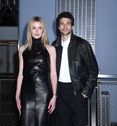 February 12, 2026, New York, Ny, United States: Sarah Pidgeon and Paul Anthony Kelly visit the Empire State Building to celebrate the premiere of FXs Love Story: John F. Kennedy Jr. & Carolyn Bessette. Held at Empire State Building in New York. Zuma Press February 12, 2026 New York United States - ZUMAp281 20260212_zea_p281_021 Copyright: xPhotoxImagexPressx
