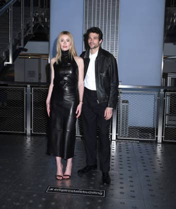 February 12, 2026, New York, Ny, United States: Sarah Pidgeon and Paul Anthony Kelly visit the Empire State Building to celebrate the premiere of FXs Love Story: John F. Kennedy Jr. & Carolyn Bessette. Held at Empire State Building in New York. Zuma Press February 12, 2026 New York United States - ZUMAp281 20260212_zea_p281_025 Copyright: xPhotoxImagexPressx