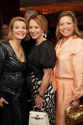 Berlin Opening Night FOR EDITORIAL PURPOSES ONLY EDITORIAL USE ONLY p Actress Annette Frier l r , publisher Julia Becker and Sabine Frier come to the Berlin Opening Night at the Hotel Stue The night takes place as part of the Berlinale Germany Berlin Berlin Berlin Copyright JörgxCarstensen Copyright: JörgxCarstensen doc84jusaat55ga9riegpm ,EDITORIAL USE ONLY Copyright: JörgxCarstensen