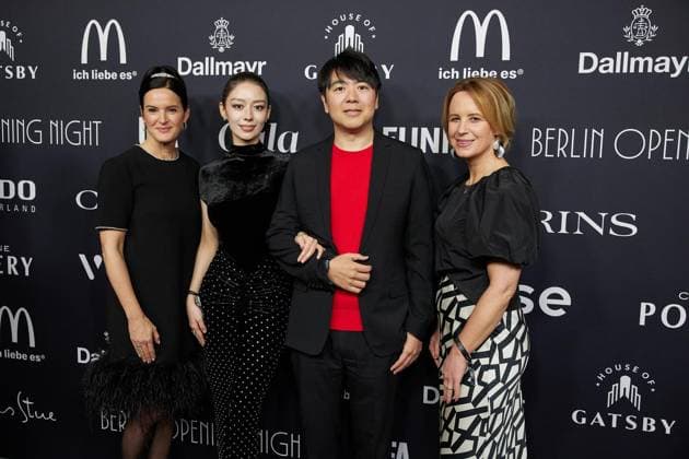 Berlin Opening Night FOR EDITORIAL PURPOSES ONLY EDITORIAL USE ONLY p Gala editor-in-chief Doris Brückner l r , Gina Alice Redlinger, Lang Lang and publisher Julia Becker come to the Berlin Opening Night at the Hotel Stue The night takes place as part of the Berlinale Germany Berlin Berlin Copyright JörgxCarstensen Copyright: JörgxCarstensen doc84juvyjo3k8kds6pgpm ,EDITORIAL USE ONLY Copyright: JörgxCarstensen