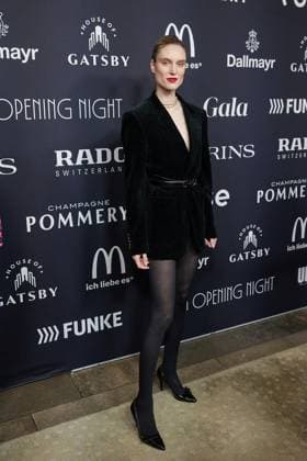 Berlin Opening Night FOR EDITORIAL PURPOSES ONLY EDITORIAL USE ONLY p Model Kim Hnizdo comes to the Berlin Opening Night at Hotel Stue The night takes place as part of the Berlinale Germany Berlin Berlin Berlin Copyright JörgxCarstensen Copyright: JörgxCarstensen doc84jv64qekatrt2i9irz ,EDITORIAL USE ONLY Copyright: JörgxCarstensen