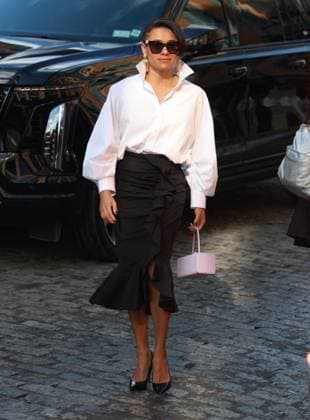 NYFW - Carolina Herrera Outside Ariana DeBose attends the Carolina Herrera show during the New York Fashion Week, NY on February 12, 2026. Photo by Charles Guerin ABACAPRESS.COM New York City NY United States  Copyright: xGuerinxCharles ABACAx