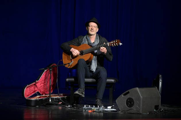 Reading by Christoph Ransmayr with the title Als ich noch unsterblich war, with musical accompaniment by Wolfgang Muthspiel on the guitar, at the Stadttheater Gmunden, as part of the Salzkammergut Festwochen Gmunden, on 12 02 26 The pic