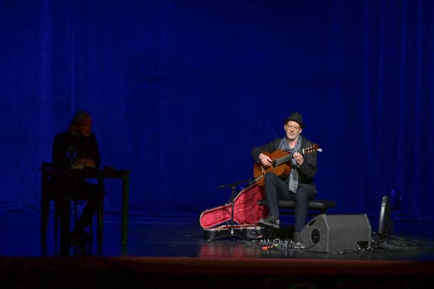 Reading by Christoph Ransmayr with the title Als ich noch unsterblich war, with musical accompaniment by Wolfgang Muthspiel on the guitar, at the Stadttheater Gmunden, as part of the Salzkammergut Festwochen Gmunden, on 12 02 26 The pic