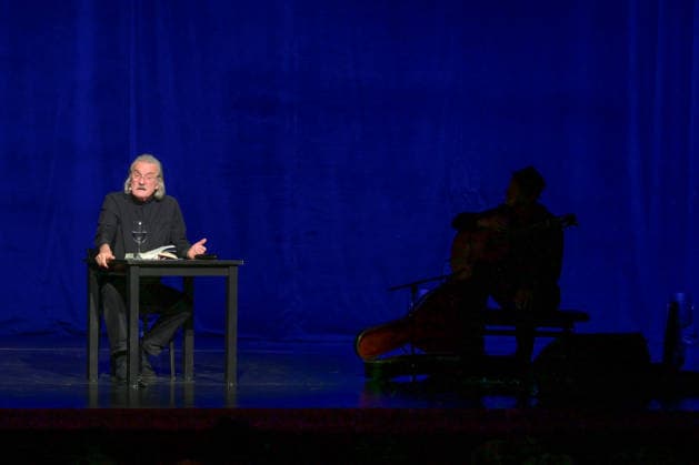 Reading by Christoph Ransmayr with the title Als ich noch unsterblich war, with musical accompaniment by Wolfgang Muthspiel on the guitar, at the Stadttheater Gmunden, as part of the
