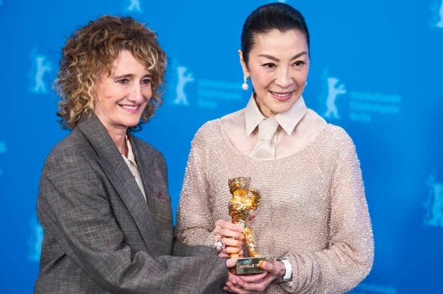 Tricia Tuttle and Michelle Yeoh at the Photocall for the Lifetime Achievement Golden Bear Award at the Berlinale 2026 76 Berlin International Film Festival at the Hotel Grand Hyatt Berlin, 13 02 2025 Foto:xJ.xEdwardsx xFuturexImagex yeoh_6221