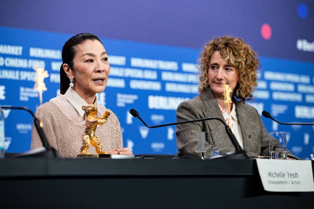 Berlin Berlinale, 76 Berlin International Film Festival 2026 Michelle Yeoh, Tricia Tuttle Festival Director at the Press Conference Michelle Yeoh with Honorary Golden Bear Berlinale, 76 Berlin International Film Festival 2026, 13 02 2026 Press Photo Roger Buerke Copyright: xEibner-Pressefoto RogerxBuerkex EP_RBE