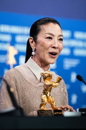 Berlin Berlinale, 76 Berlin International Film Festival 2026 Michelle Yeoh at the Press Conference Michelle Yeoh with Honorary Golden Bear Berlinale, 76 Berlin International Film Festival 2026, 13 02 2026 Press Photo Roger Buerke Copyright: xEibner-Pressefoto RogerxBuerkex EP_RBE