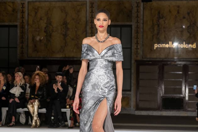 Pamella Roland fashion show during the New York Fashion Week in New York, USA - 12 Feb 2026 A model walks the runway for the Pamella Roland fashion show during the New York Fashion Week at the New York Public Library. New York United States Copyright: xRonxAdarx xSOPAxImagesx _radar_roland_20260212_00126