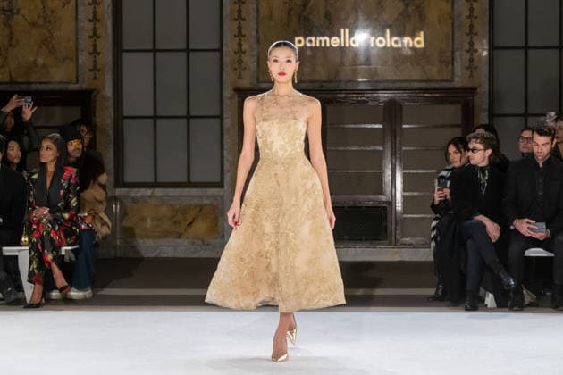Pamella Roland fashion show during the New York Fashion Week in New York, USA - 12 Feb 2026 A model walks the runway for the Pamella Roland fashion show during the New York Fashion Week at the New York Public Library. New York United States Copyright: xRonxAdarx xSOPAxImagesx _radar_roland_20260212_00159