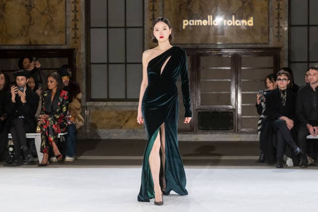 Pamella Roland fashion show during the New York Fashion Week in New York, USA - 12 Feb 2026 A model walks the runway for the Pamella Roland fashion show during the New York Fashion Week at the New York Public Library. New York United States Copyright: xRonxAdarx xSOPAxImagesx _radar_roland_20260212_00304