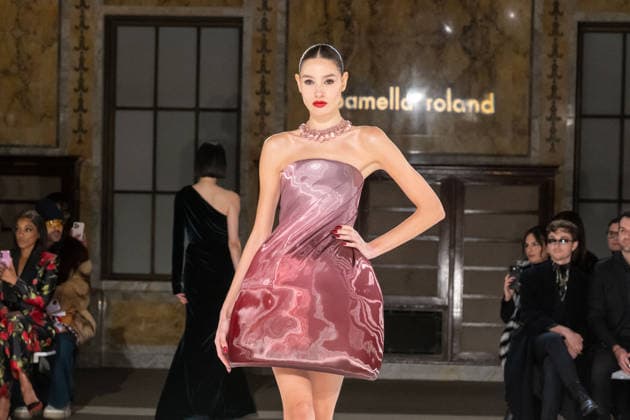 Pamella Roland fashion show during the New York Fashion Week in New York, USA - 12 Feb 2026 A model walks the runway for the Pamella Roland fashion show during the New York Fashion Week at the New York Public Library. New York United States Copyright: xRonxAdarx xSOPAxImagesx _radar_roland_20260212_00363