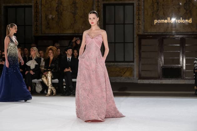 Pamella Roland fashion show during the New York Fashion Week in New York, USA - 12 Feb 2026 A model walks the runway for the Pamella Roland fashion show during the New York Fashion Week at the New York Public Library. New York United States Copyright: xRonxAdarx xSOPAxImagesx _radar_roland_20260212_00621