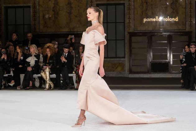 Pamella Roland fashion show during the New York Fashion Week in New York, USA - 12 Feb 2026 A model walks the runway for the Pamella Roland fashion show during the New York Fashion Week at the New York Public Library. New York United States Copyright: xRonxAdarx xSOPAxImagesx _radar_roland_20260212_00759