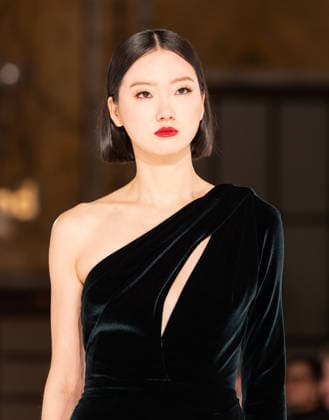 NY: Pamella Roland Fashion Show Fall 2026 Model walks runway for Pamella Roland Fall 2026 show during FW26 Fashion Week at New York Public Library in New York, NY on February 12, 2026. New York New York United States Copyright: LevxRadin