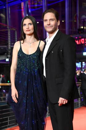 Daniel Brühl with wife Felicitas Rombold at the festival opening with the premiere of the feature film No Good Men at the Berlinale 2026 76 Berlin International Film Festival in the Berlinale Palast Berlin, 12 02 2026 Foto:xN.xKubelkax xFuturexImagex opening_7165