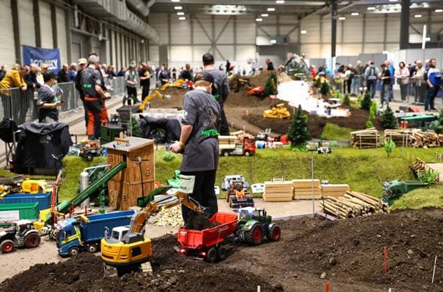 Modell Leben model making fair 13 02 2026, Erfurt, Thuringia Model Making Fair Modell Leben in the picture the world of large model vehicles inspires young and old