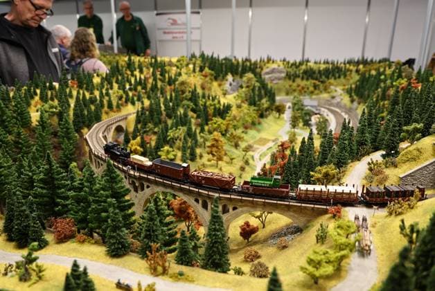 Modell Leben model making fair 13 02 2026, Erfurt, Thuringia model making fair Modell Leben in the picture the model railroad club Jena with its replica of Lauscha