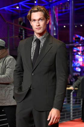 Damian Hardung at the festival opening with the premiere of the feature film No Good Men at the Berlinale 2026 76 Berlin International Film Festival in the Berlinale Palast Berlin, 12 02 2026 Foto:xN.xKubelkax xFuturexImagex opening_7200