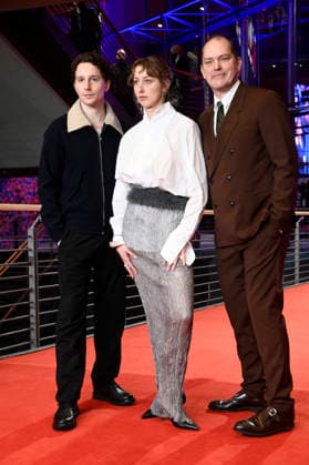 Jonathan Berlin, Caro Braun and Godehard Giese at the festival opening with the premiere of the feature film No Good Men at the Berlinale 2026 76 Berlin International Film Festival in the Berlinale Palast Berlin, 12 02 2026 Foto:xN.xKubelkax xFuturexImagex opening_7204