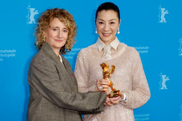 Tricia Tuttle and Michelle Yeoh at the Photocall for the Lifetime Achievement Golden Bear Award at the Berlinale 2026 76 Berlin International Film Festival at the Hotel Grand Hyatt Berlin, 13 02 2025 Foto:xC.xTamckex xFuturexImagex yeoh_6236