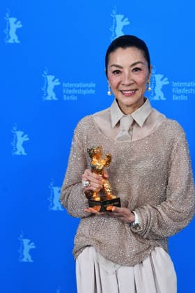 Berlinale International Film Festival Berlin Germany 76th Berlinale Berlin International Film Festival Michelle Yeoh Honorary Golden Bear trophy during a photocall at the 76th Berlinale International Film Festival Thomas Bohlen Starface 2026 02 13 453022 2026 02 13 Berlin Germany  Copyright: xThomasxBohlenx STAR_453022_069