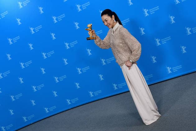Berlinale International Film Festival Berlin Germany 76th Berlinale Berlin International Film Festival Michelle Yeoh Honorary Golden Bear trophy during a photocall at the 76th Berlinale International Film Festival Thomas Bohlen Starface 2026 02 13 453022 2026 02 13 Berlin Germany  Copyright: xThomasxBohlenx STAR_453022_077