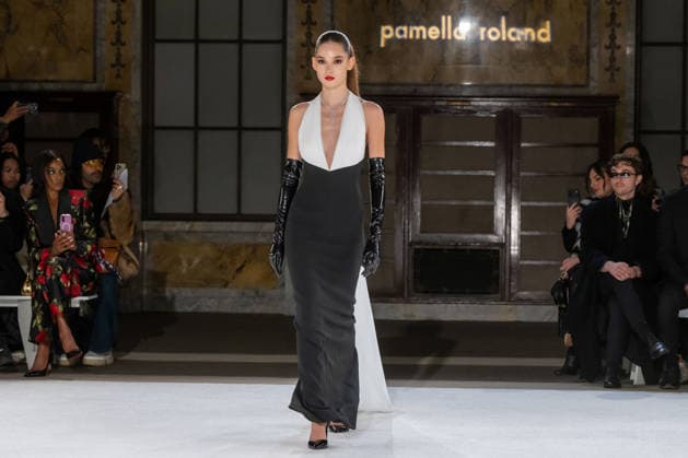 Pamella Roland - Runway - February 2026 New York Fashion Week, New York, USA - 12 Feb 2026 (NEW) Pamella Roland - Runway - February 2026 New York Fashion Week. February 12, 2026, New York, New York, USA: A model walks the runway for the Pamella Roland fashion show during the New York Fashion Week at the New York Public Library on February 12, 2026 in New York City. (Credit: M10s TheNews2) (Foto: M10s Thenews2 imago images) Pamella Roland - Runway - February 2026 New York Fashion Week, New York, USA - 12 Feb 2026  Copyright: xRonxAdarx